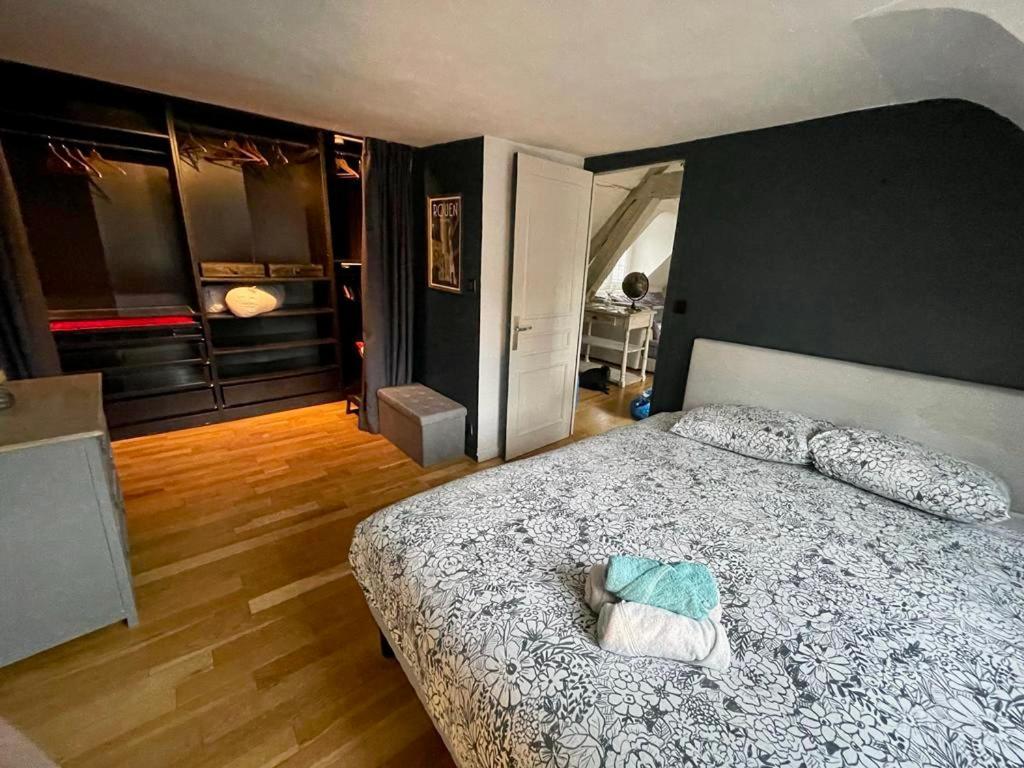 Sous Les Clochers De Rouen - Spacieux Logement エクステリア 写真