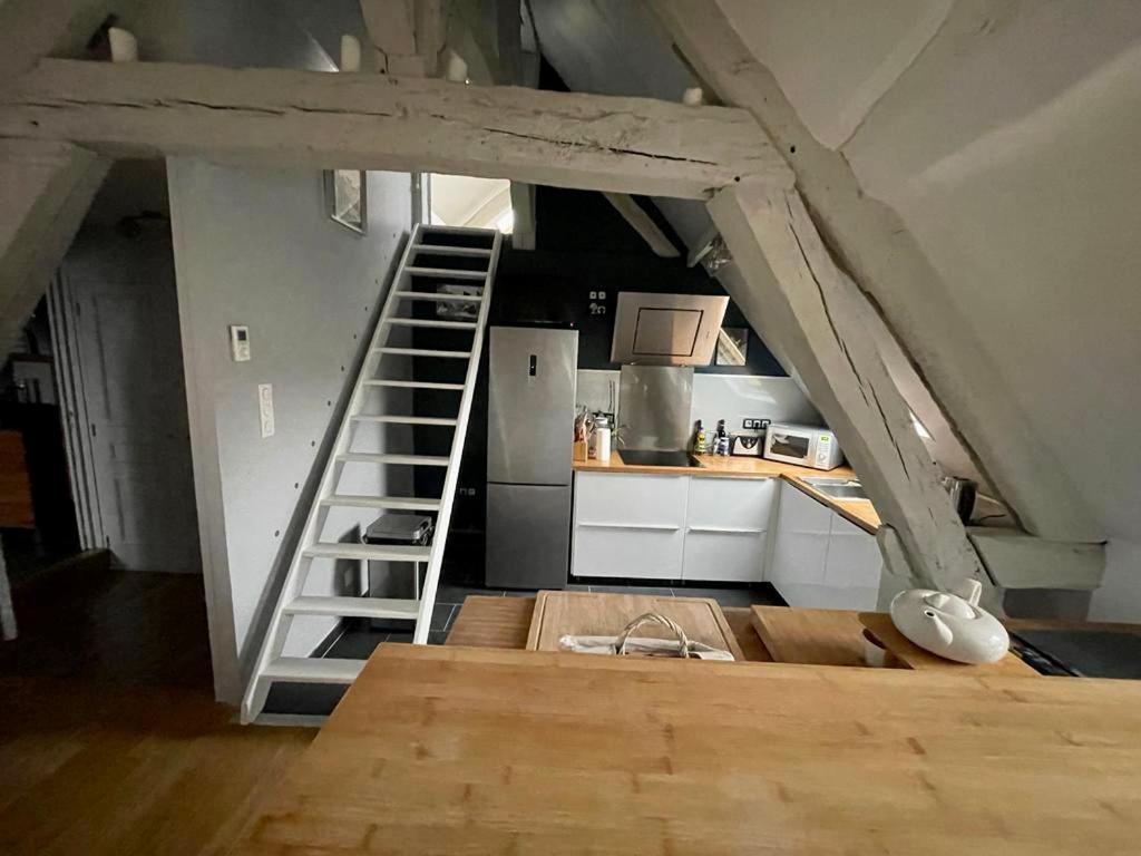 Sous Les Clochers De Rouen - Spacieux Logement エクステリア 写真