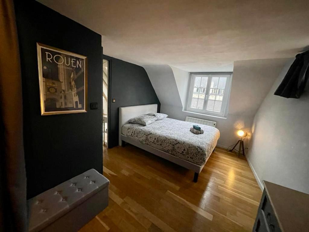 Sous Les Clochers De Rouen - Spacieux Logement エクステリア 写真