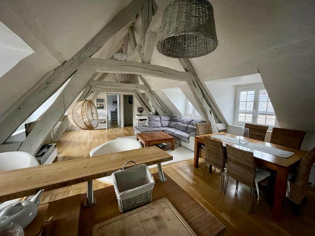Sous Les Clochers De Rouen - Spacieux Logement エクステリア 写真